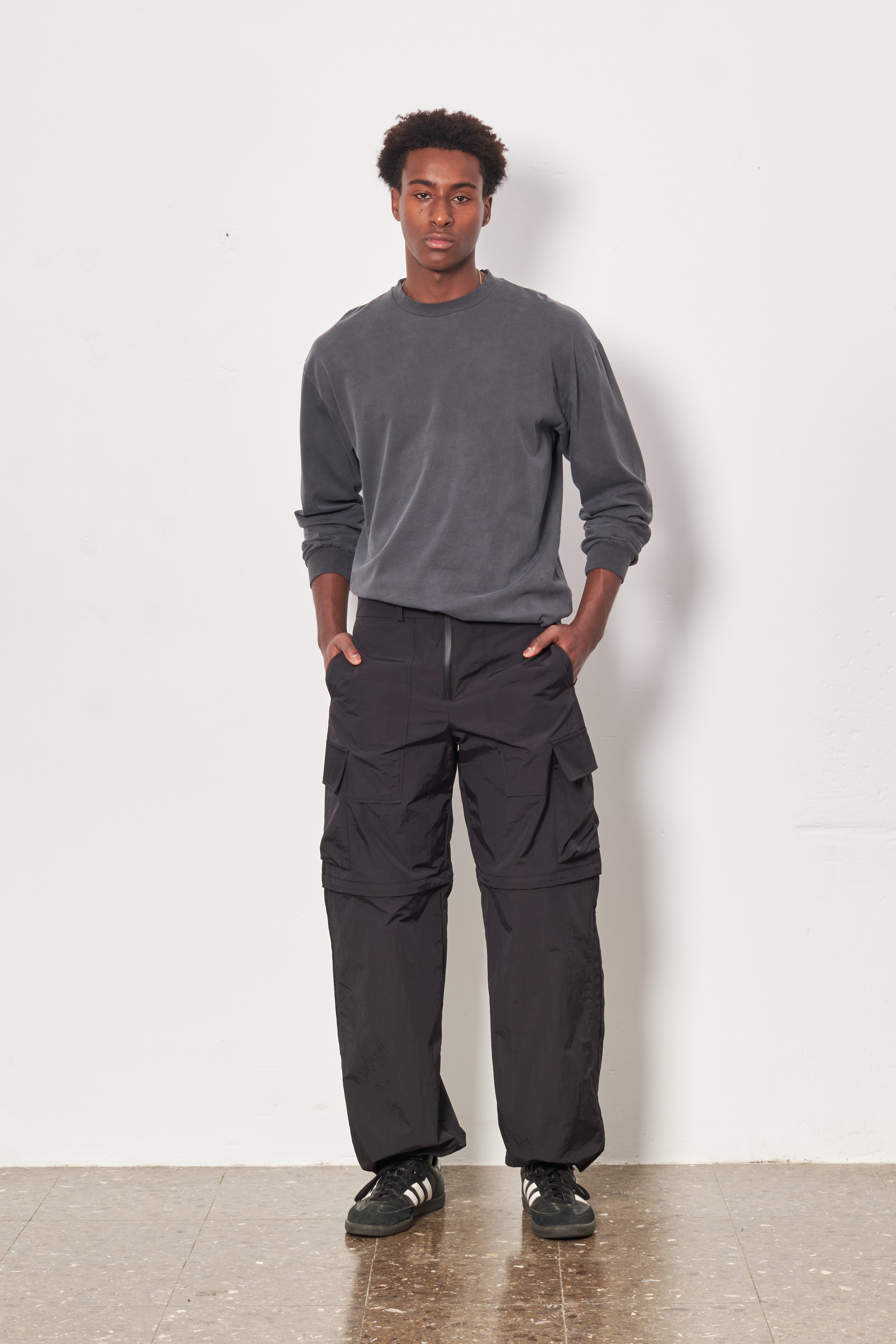 PANTALONES CARGO NEGROS